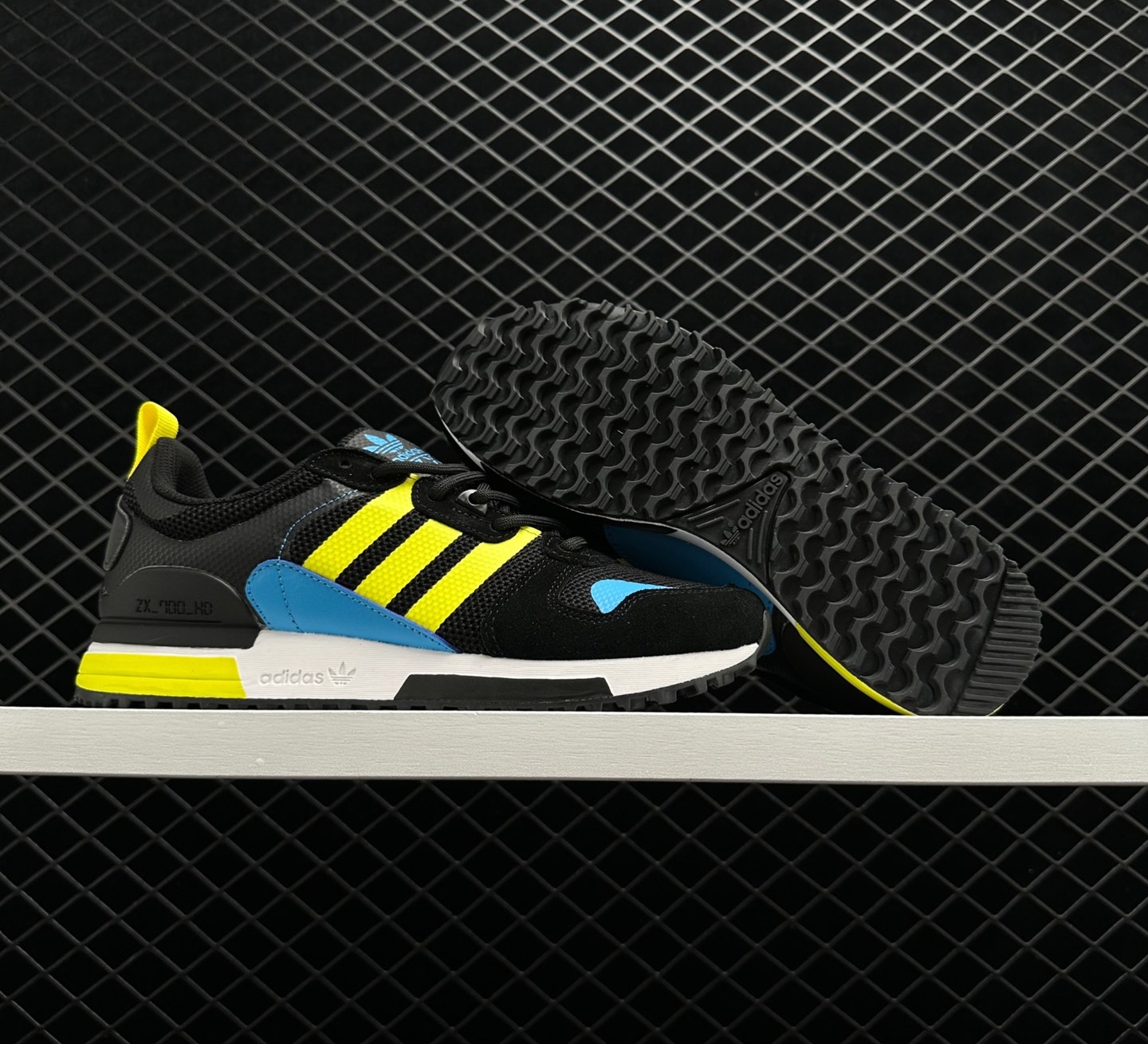 Adidas Originals ZX 700 HD Casual Shoes – Stylish Footwear for Everyday Comfort